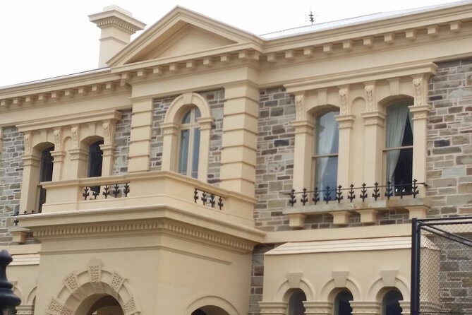 Adelaide Walking Tour: Hills, Squares and Parklands - North Adelaide on Foot: How Hills and Squares Tell the Story