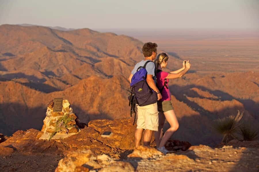 Flinders Ranges & Outback: 5-Day 4WD Tour from Adelaide - Day 1: Adelaide to Flinders Ranges, Pichi Richi Pass and a campfire sky
