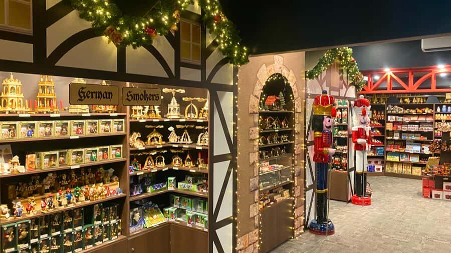 Hahndorf Hidden Gems: Full-Day Adventure - Beerenberg Farm shop: strawberries you can take home