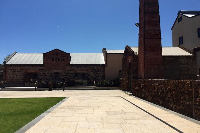 McLaren Vale Shared Tour, visit 4 wineries . Best itinerary. - Samuel’s Gorge: hand-crafted wines with a free tasting entry