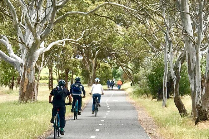McLaren Vale Shiraz Trail Cycling Tour from Adelaide - Stop 3: Willunga’s Saturday Farmers Market detour