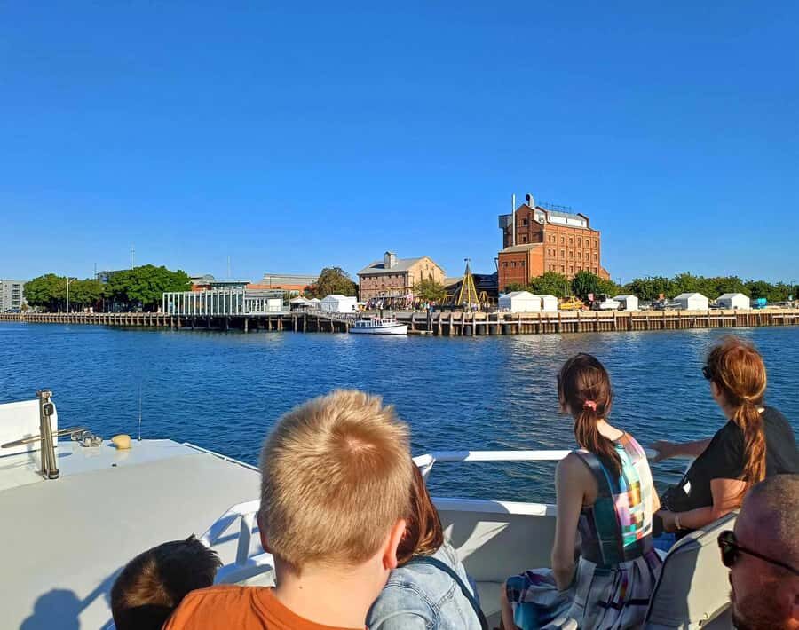 Port Adelaide: Dolphin and Maritime Cruise - Port River ecosystems: from shellfish reefs to 10,000-year mangroves