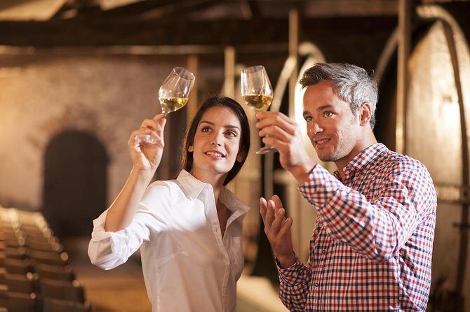 Red White & Brew - Wine, Gin & Beer Tour with Tastings from Adelaide - Seppeltsfield Road Distillers: Three Gins and the Botanical Story