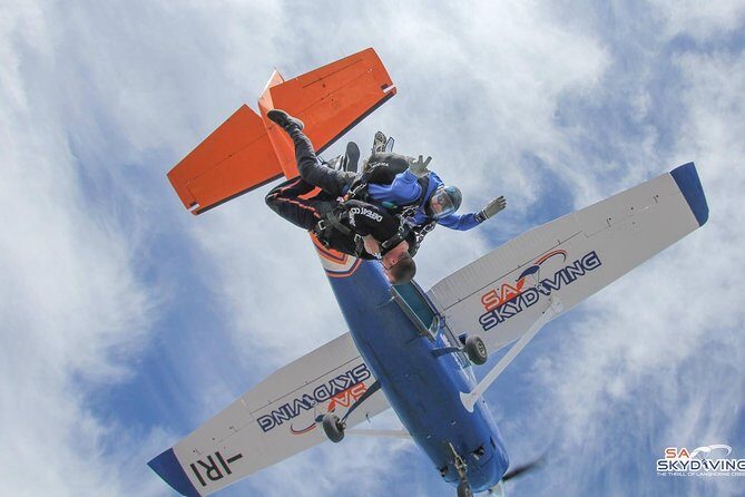 SA Skydiving Adelaide - Goolwa - The flight over the Southern Coast: turning nerves into scenery